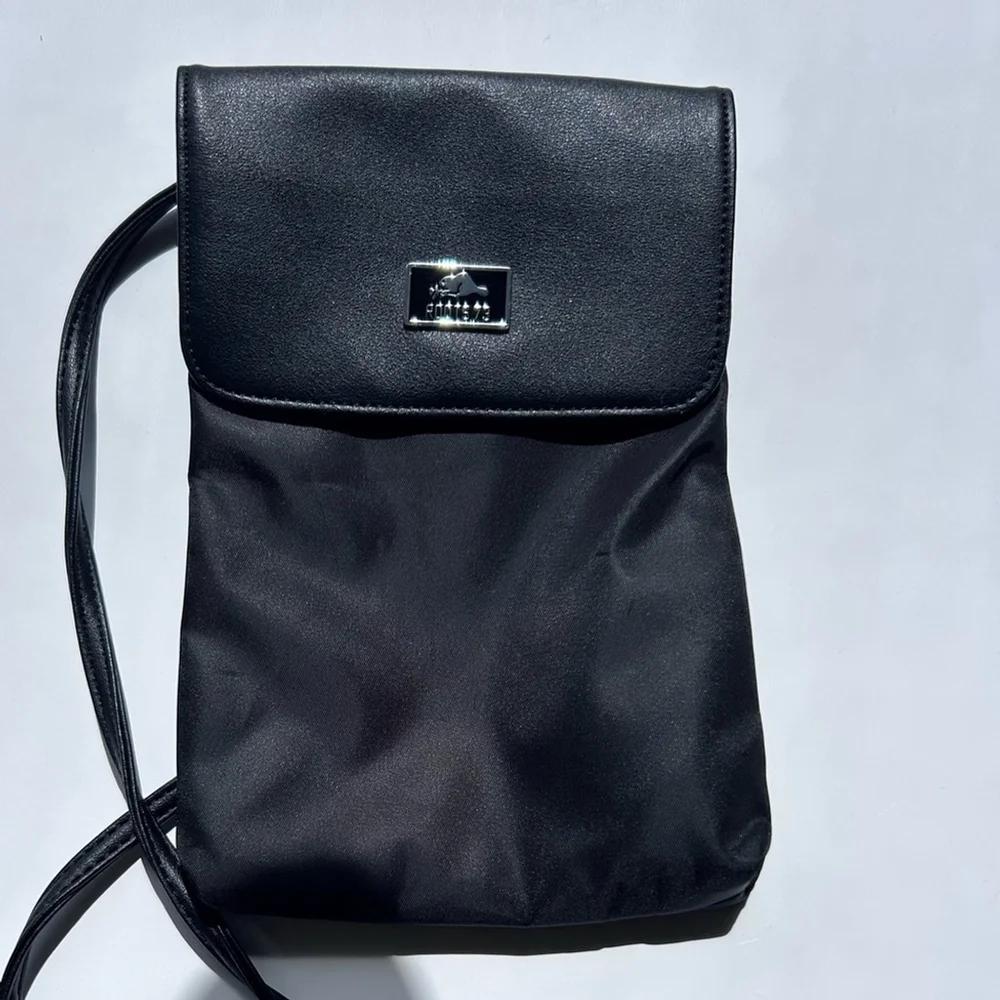 Roots Black Crossbody Travel Purse Bag